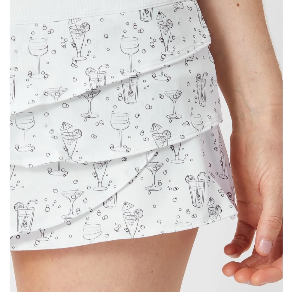 Lucky in Love Women’s Fiesta Scallop Skirt. White XS. Like new